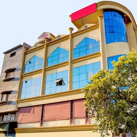 Oyo 81625 Hotel Radhika Manmad 외부 사진