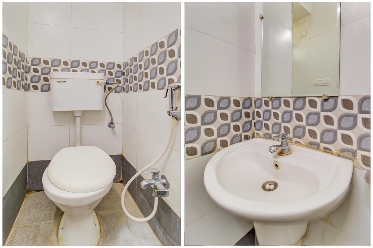 Oyo 81625 Hotel Radhika Manmad 외부 사진