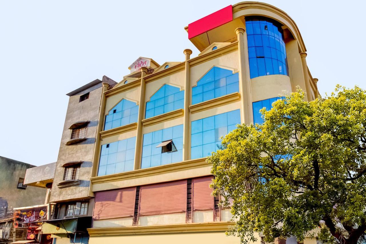 Oyo 81625 Hotel Radhika Manmad 외부 사진